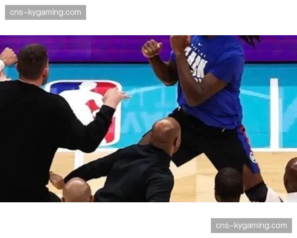 黄蜂活塞爆发大规模冲突，布里奇斯与斯图尔特技术台前拳势相向