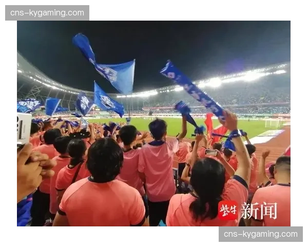 现场球迷助威声浪震天，主场作战球队在呐喊声中跑动距离较客场平均提升近十个百分点
